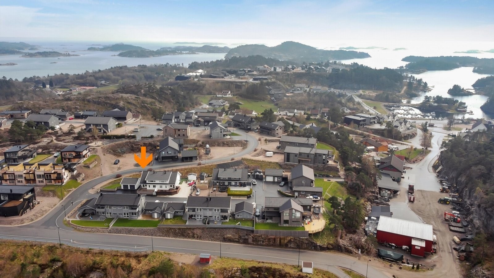 Plassert i et fint område ikke så langt fra sjøen. Galleribilde