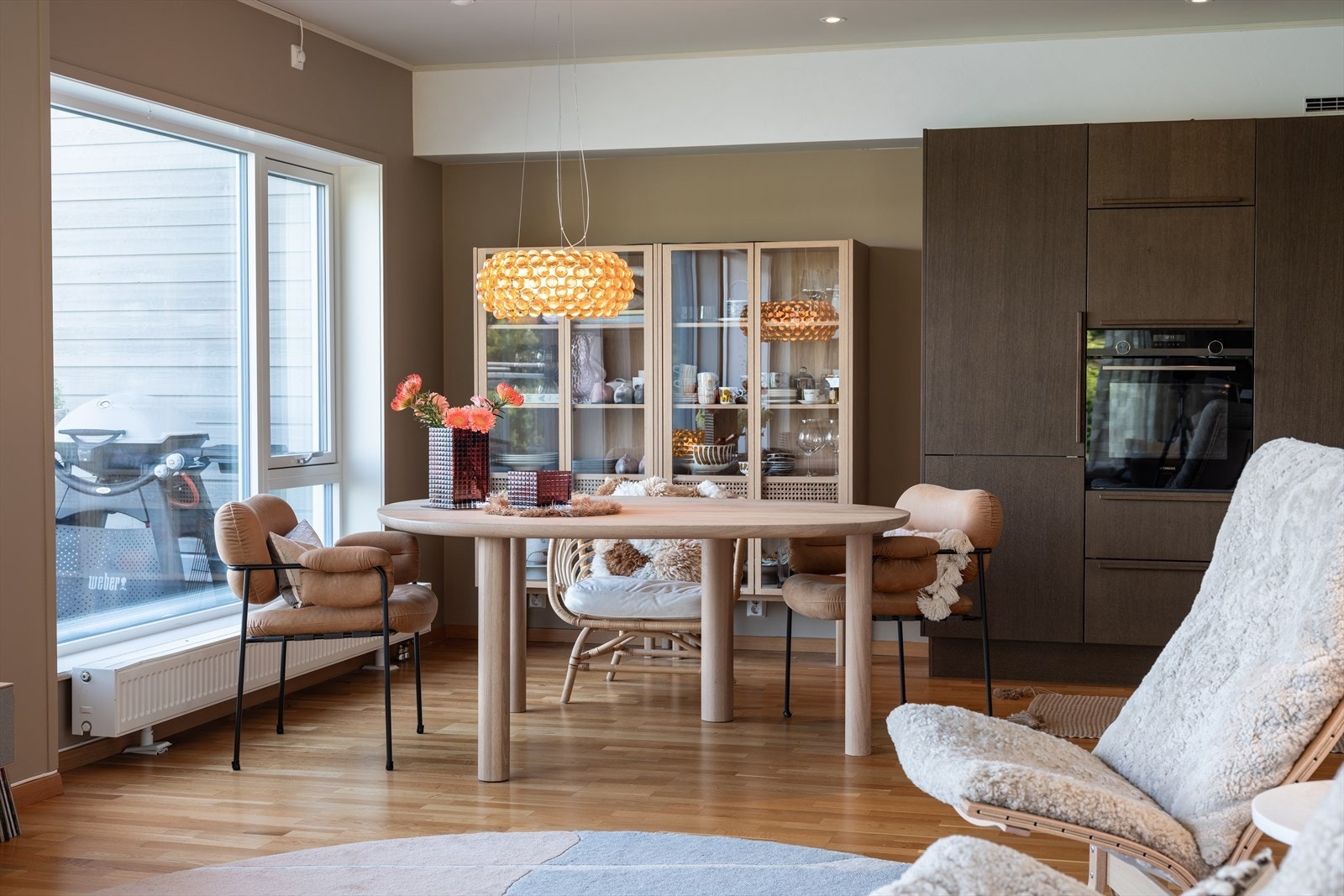 Ved kjøkkenet har du god plass til en spisegruppe. Galleribilde