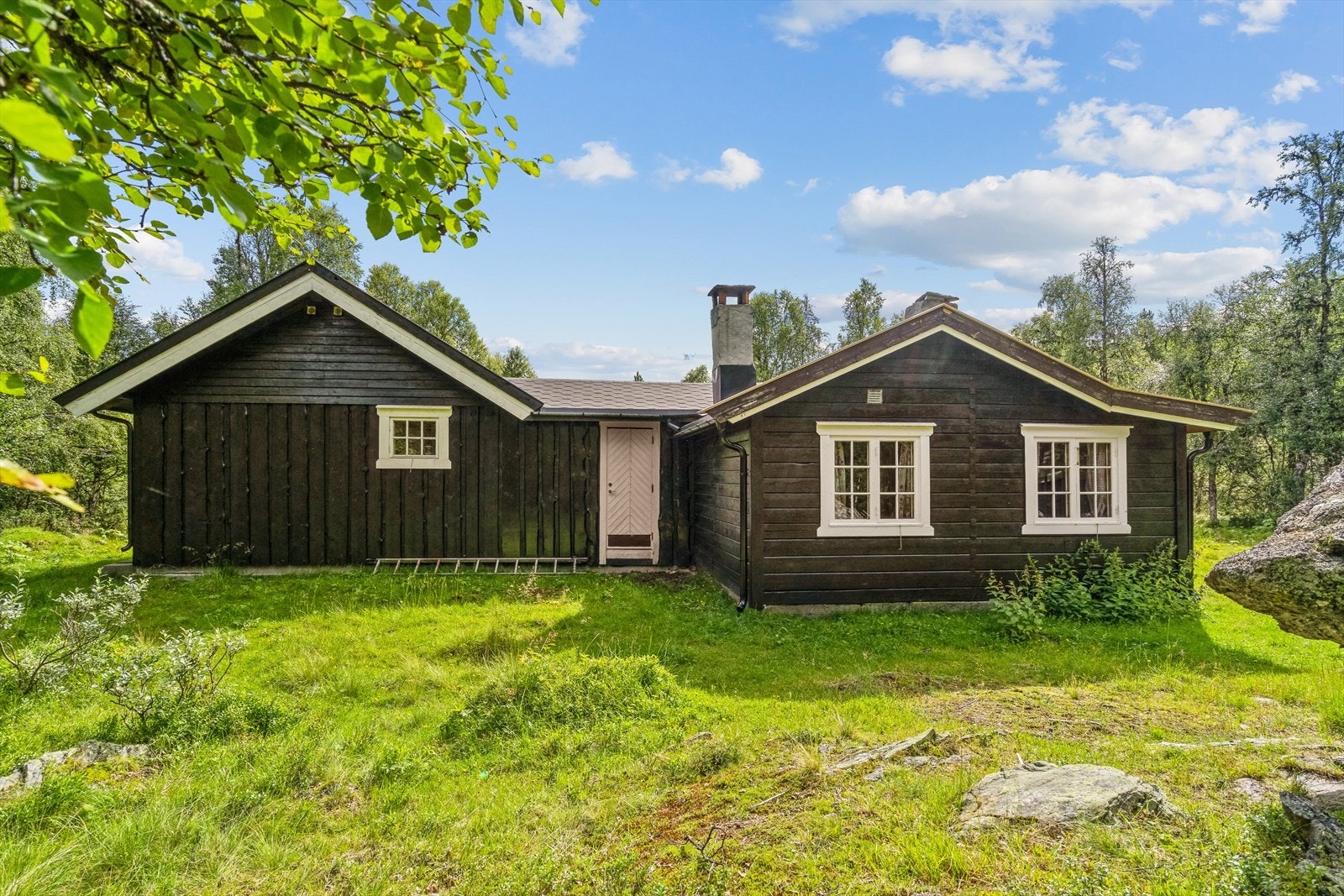 På vinterstid er det ikke langt til nærmeste langrennsløype. Alpinanlegg på Lemonsjøen ligger i kort avstand, hvor man blant annet finner både skitrekk og downhill sykkelløyper. Galleribilde