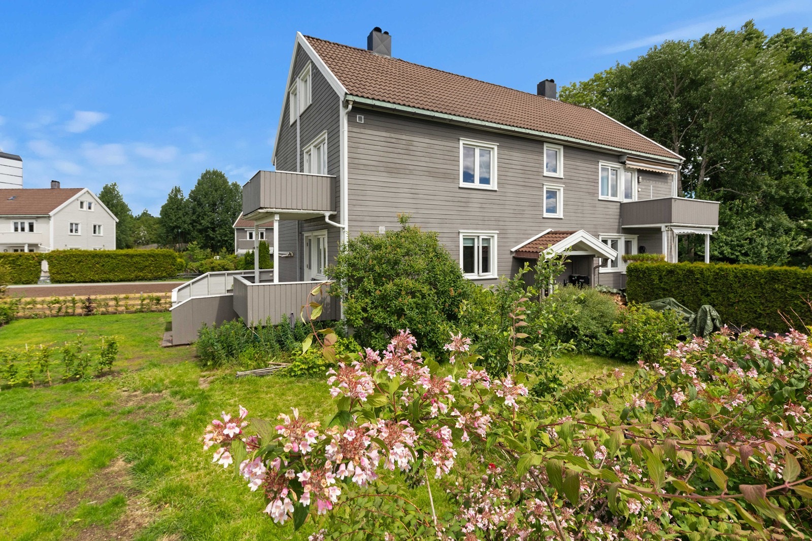 Tilhørende hagdel Galleribilde