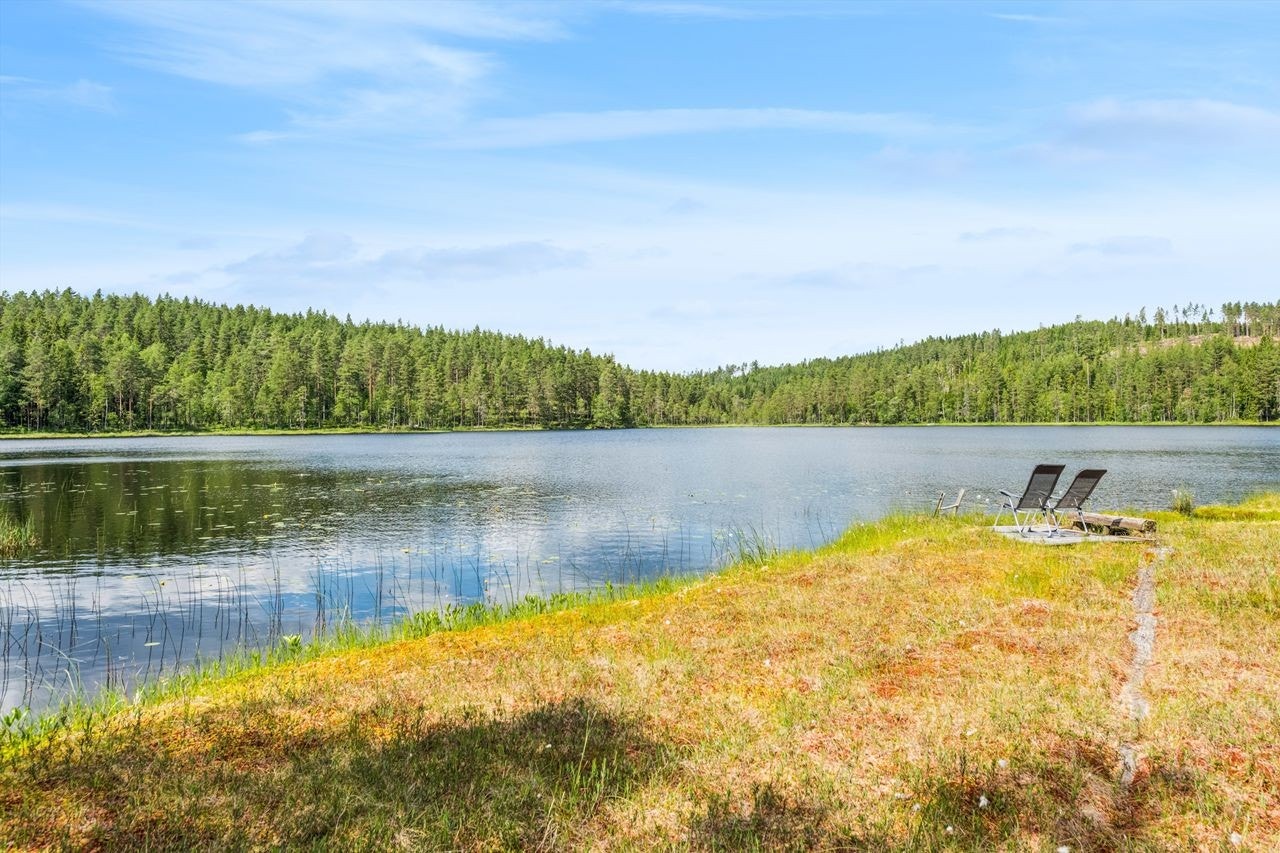 Sjarmerende hytte med eget jakt- og fiskeeldorado! Galleribilde