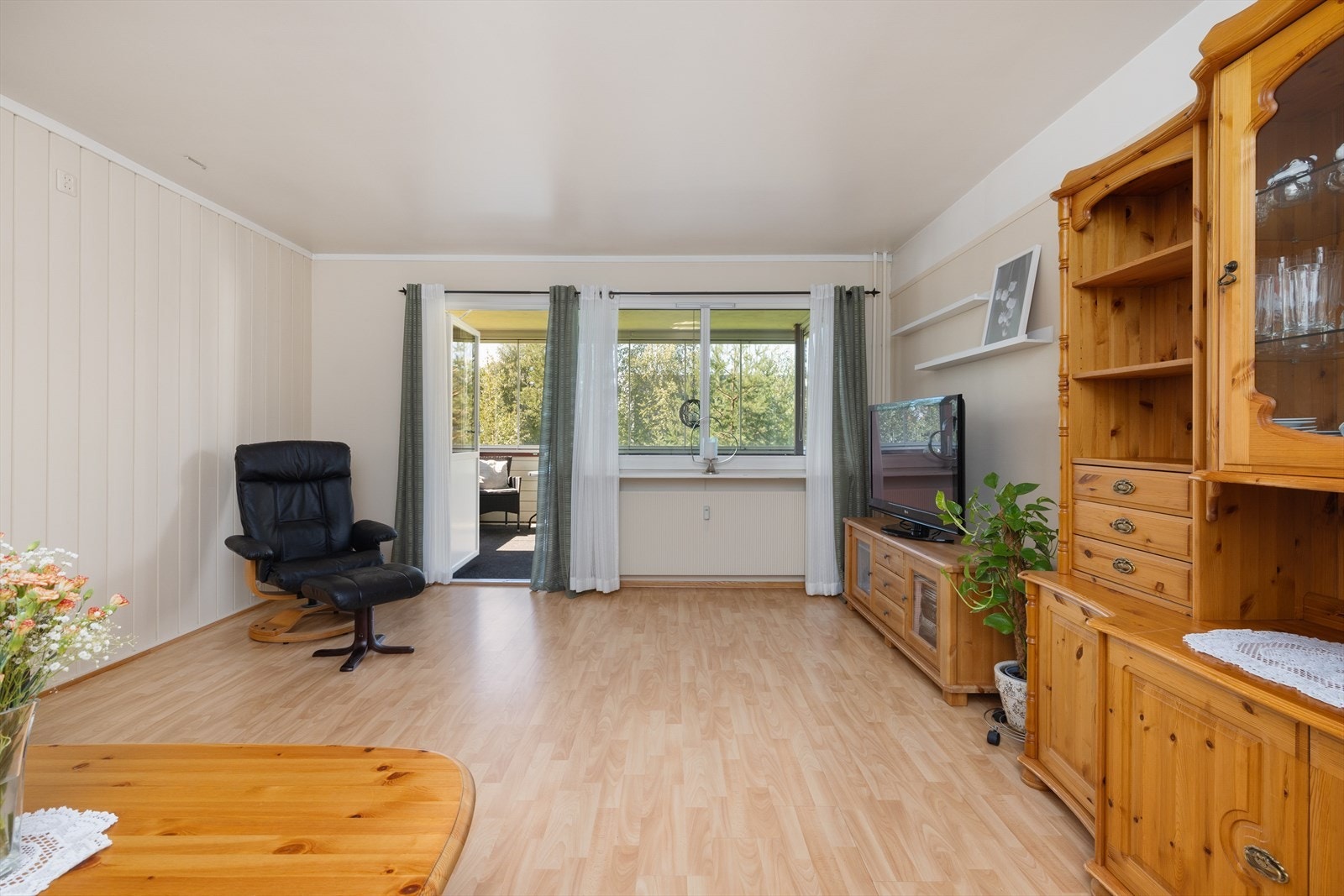 Adkomst til balkong fra stue. Galleribilde