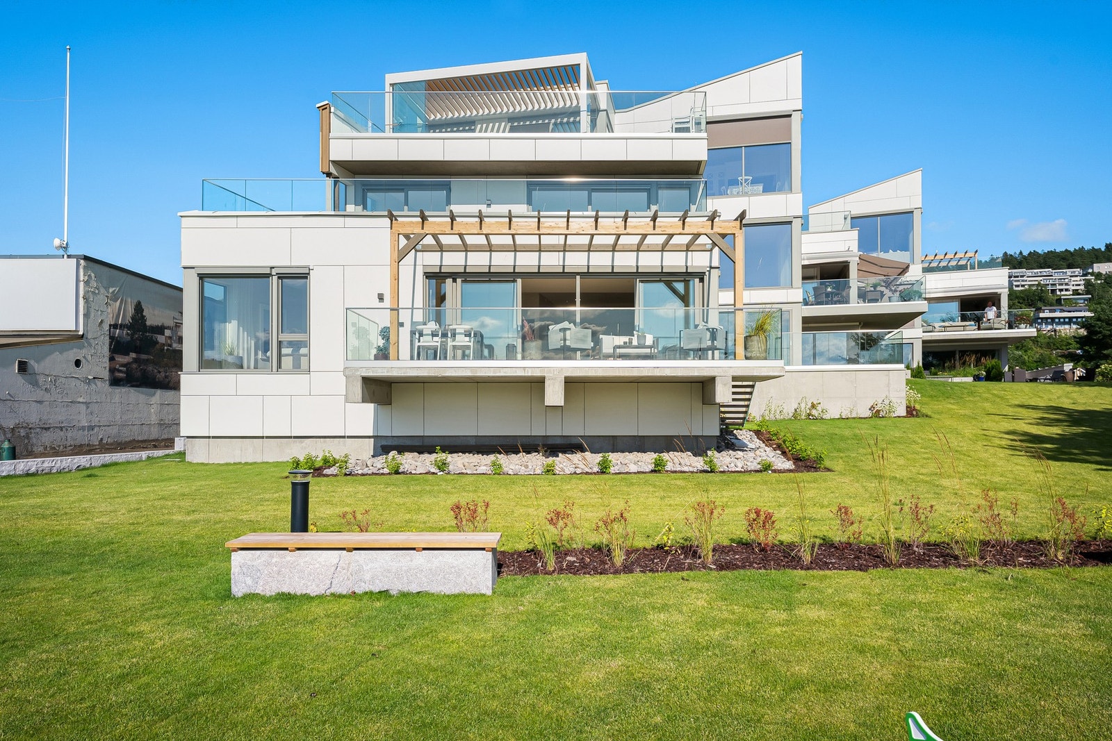 På Husvikholmen ligger alt tilrette for en behagelig livsstil med høy komfort i maritime omgivelser Galleribilde