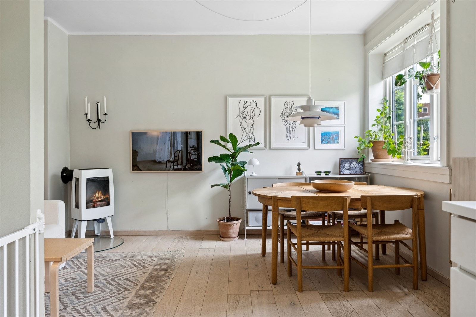 Leiligheten har gjennomgående høy standard med tidsriktige fargevalg. Galleribilde