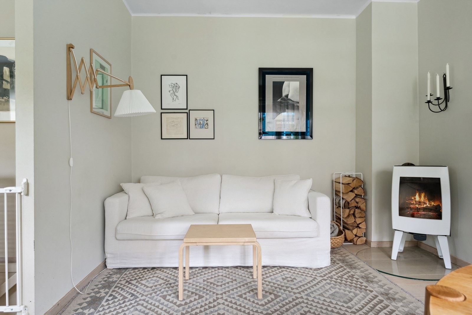 Nordisk stil med lyse, lette farger og rene linjer. Galleribilde