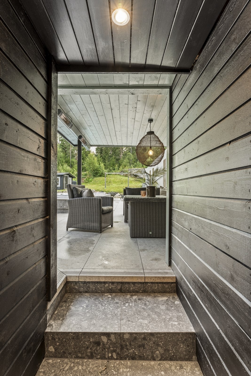 I tilknytning til bassengområdet er det adkomst til bad og bod med utvendig adkomst Galleribilde