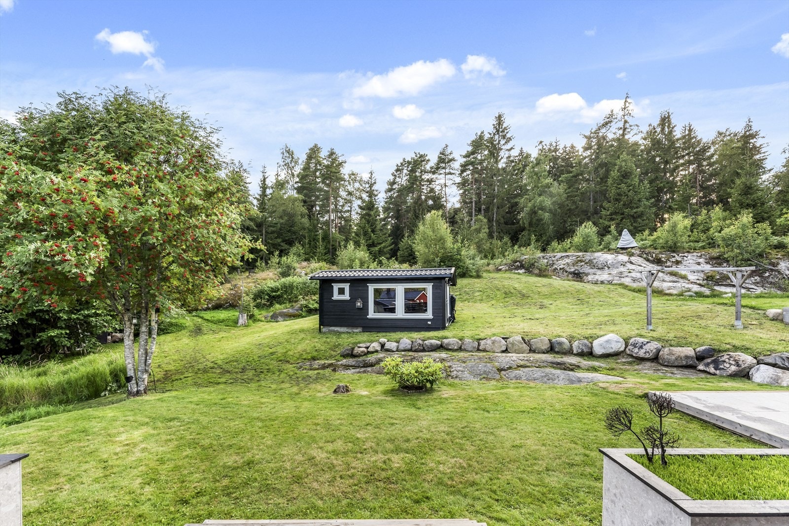 Det er umiddelbar nærhet til marka med flotte tur- og rekreasjonsmuligheter Galleribilde