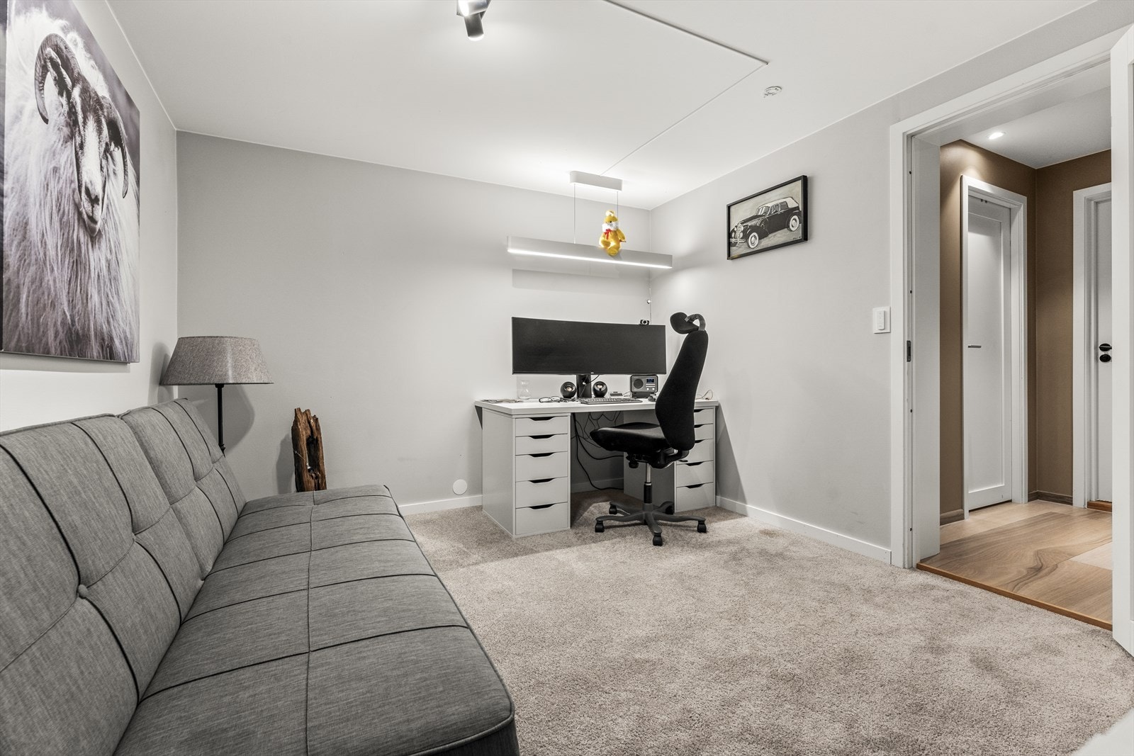 Kontor i underetg. Galleribilde