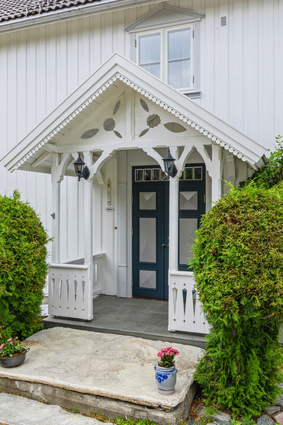 Inngangsparti kårenden. Galleribilde