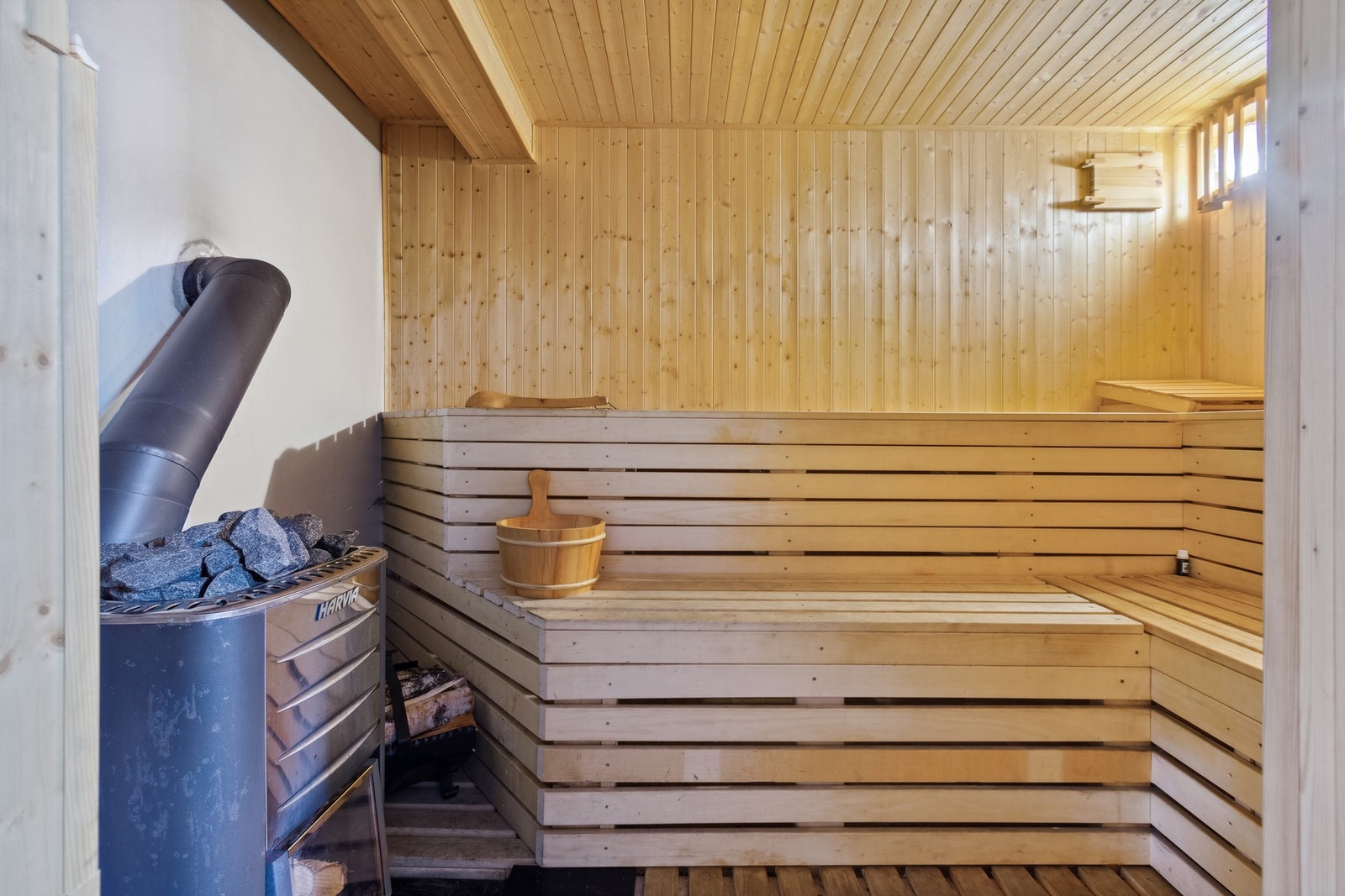 Badstue i kjeller. Galleribilde