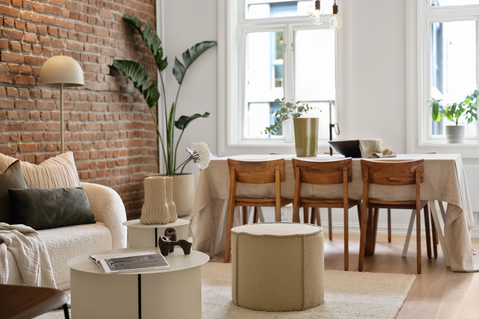 Nyoppusset og gjennomført 2-roms med klassiske detaljer Galleribilde