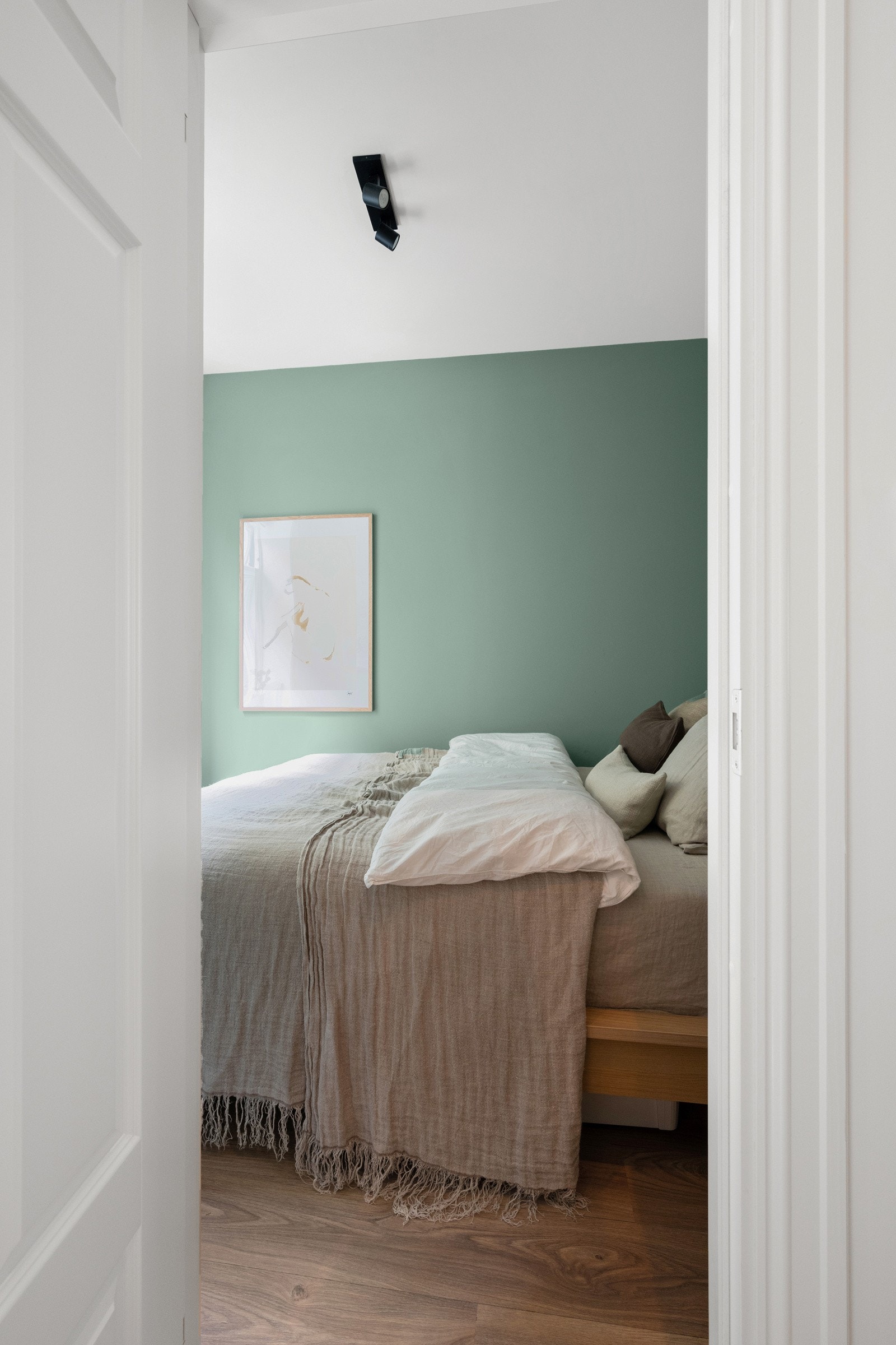 Inngang til soverom fra kjøkken Galleribilde