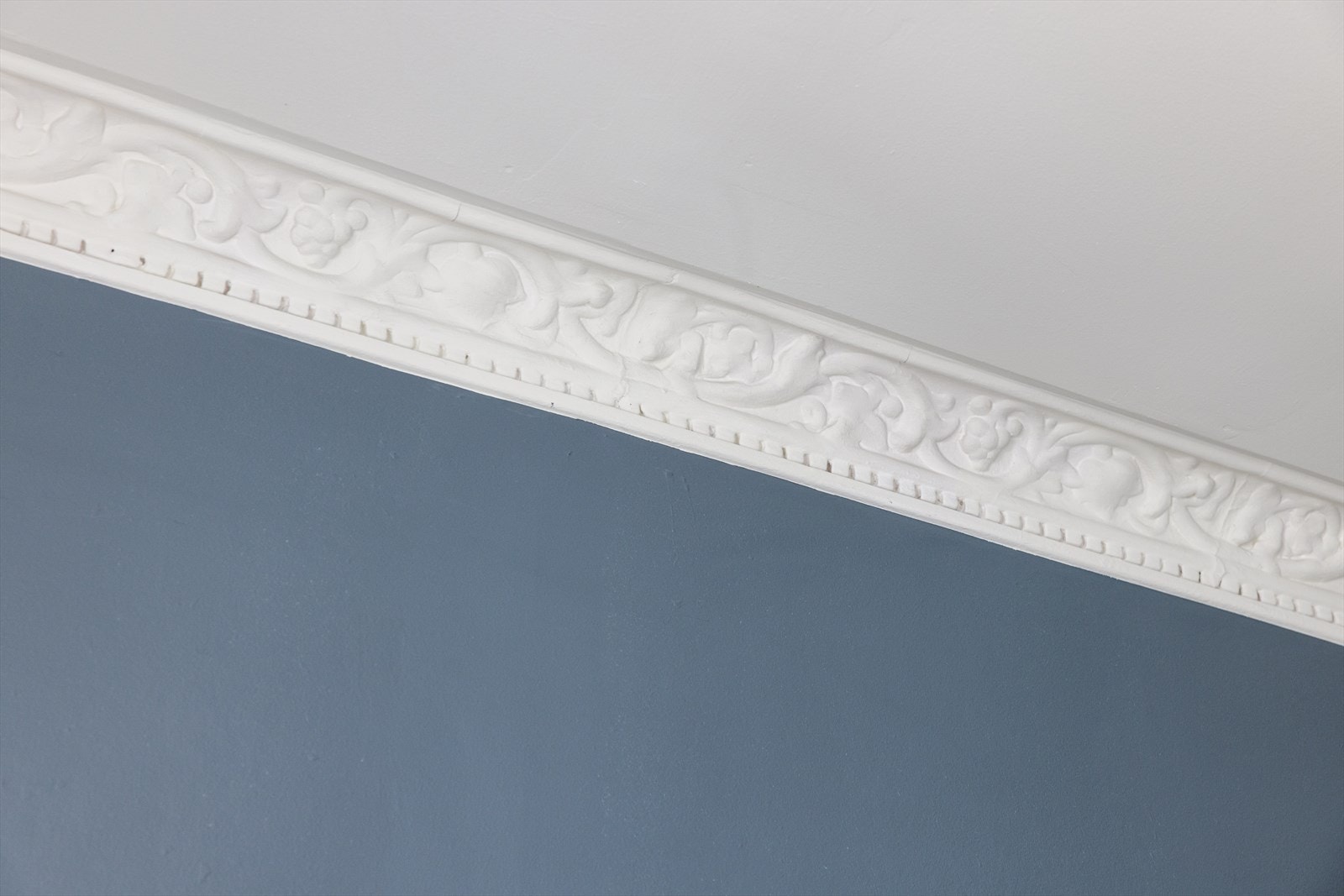 Stukkatur i gang og på soverommet Galleribilde