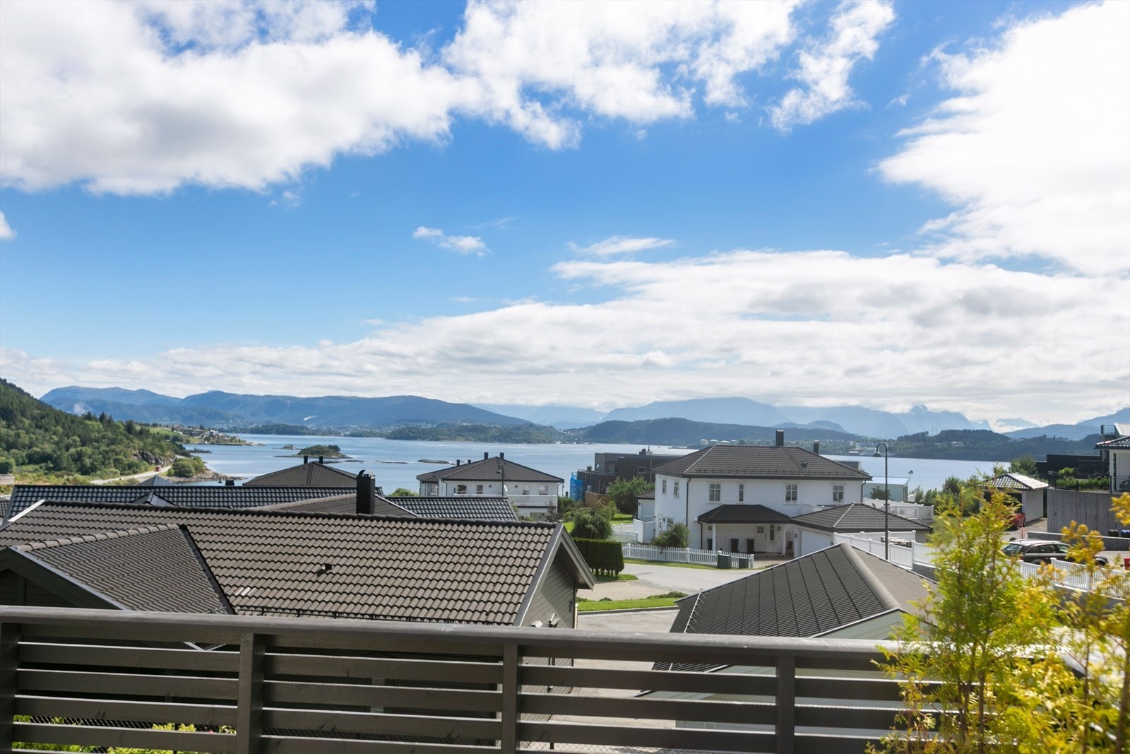 Flott utsikt fra veranda Galleribilde