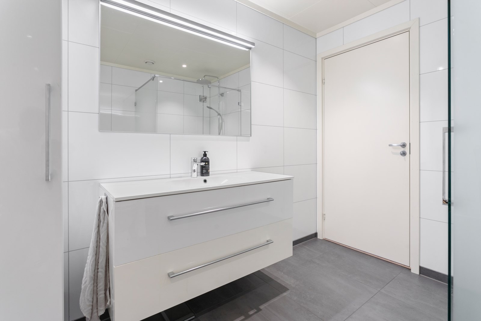 Flott bad av god størrelse Galleribilde