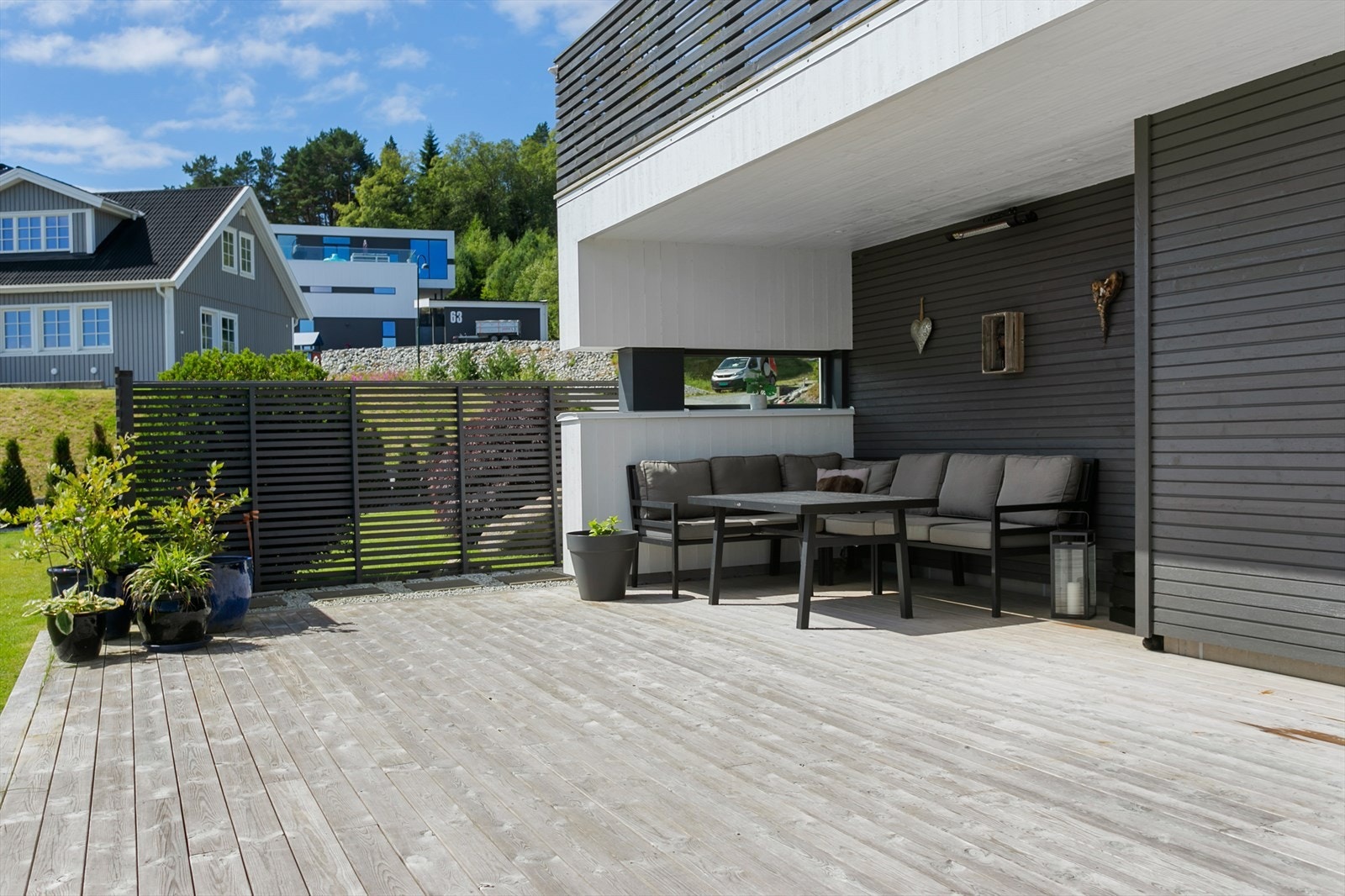 Stor sydvendt markterrasse på 81 kvm Galleribilde