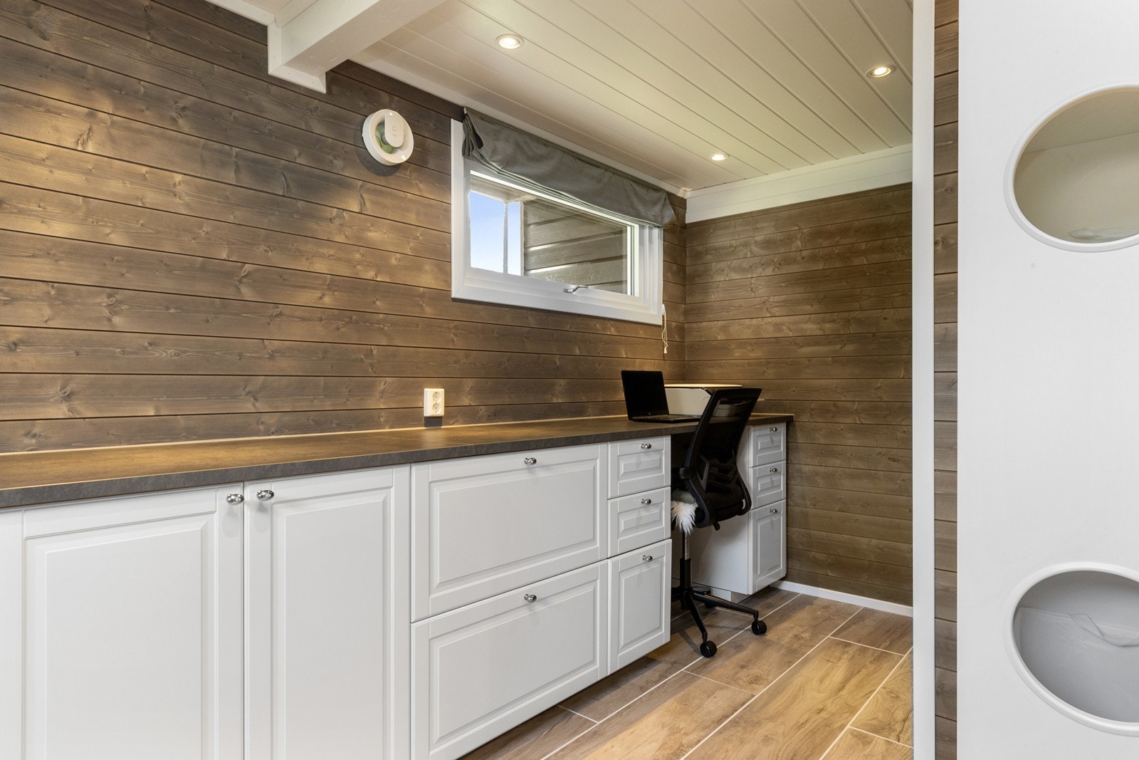 Vaskerom Galleribilde