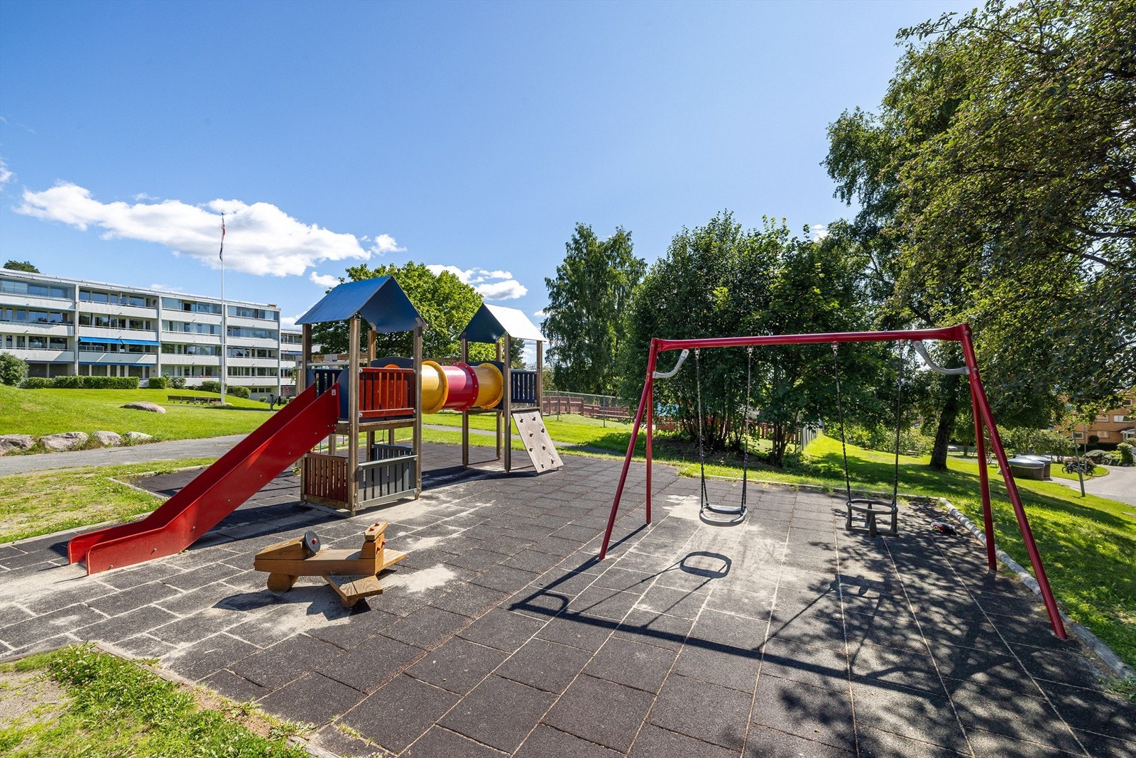 Felles lekeplass på utvendig fellesområde Galleribilde
