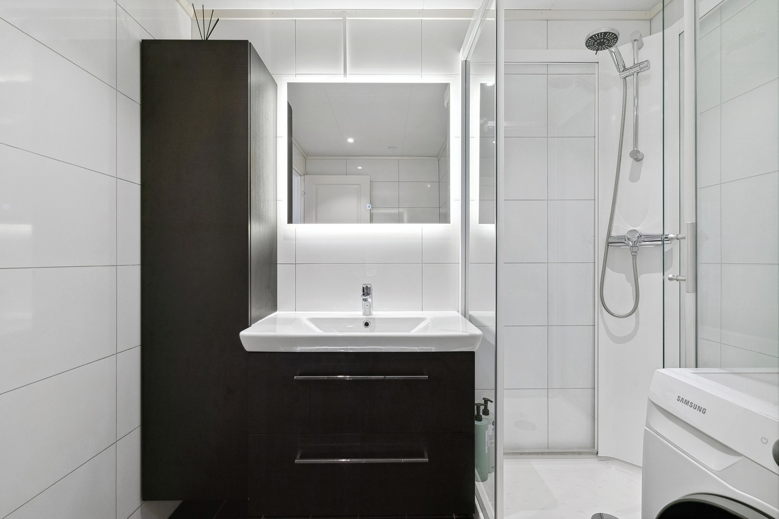 Bad/wc/vaskerom ble utvidet og totalrenovert i 2018 Galleribilde