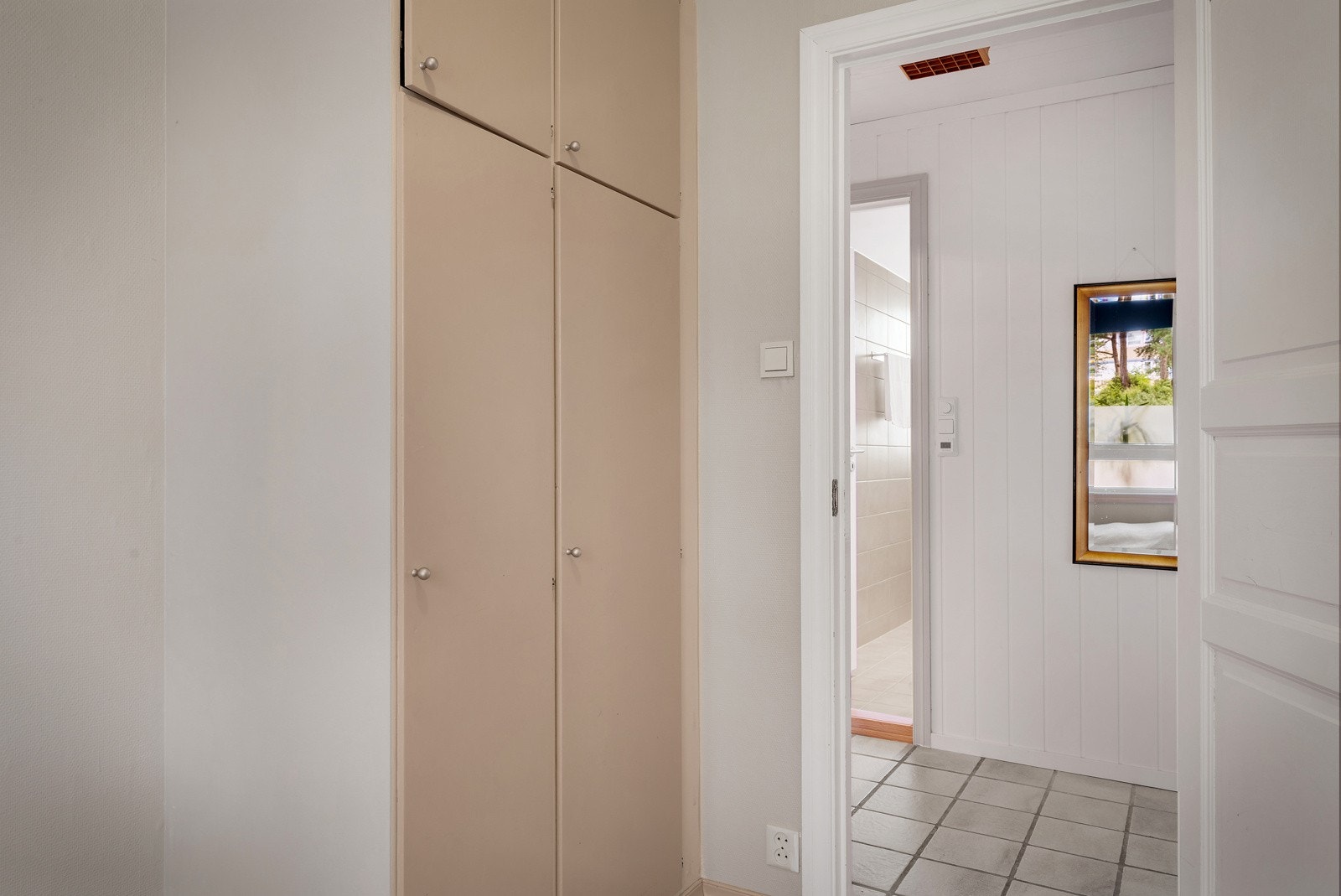 - Soverom med garderobeskap - Galleribilde