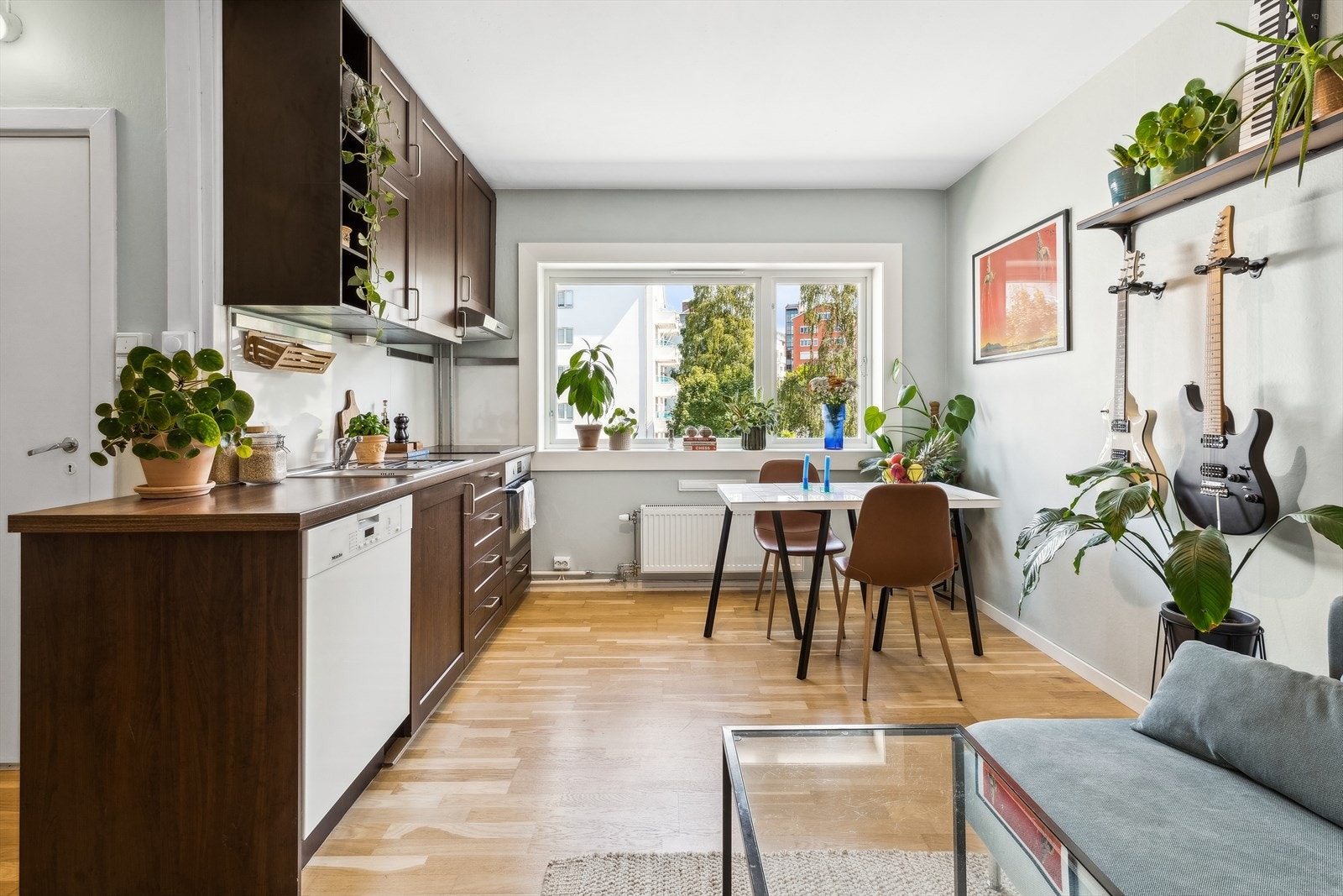 DNB Eiendom ved Linn Wendel har gleden av å presentere Uelands gate 57J! Hele boligen vender i sin helhet ut mot rolig bakhage. Galleribilde