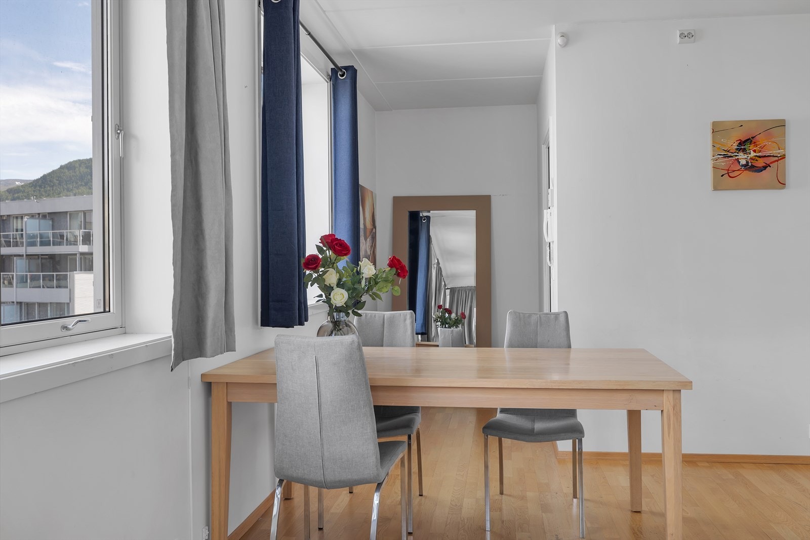 God plass til spisegruppe. Galleribilde