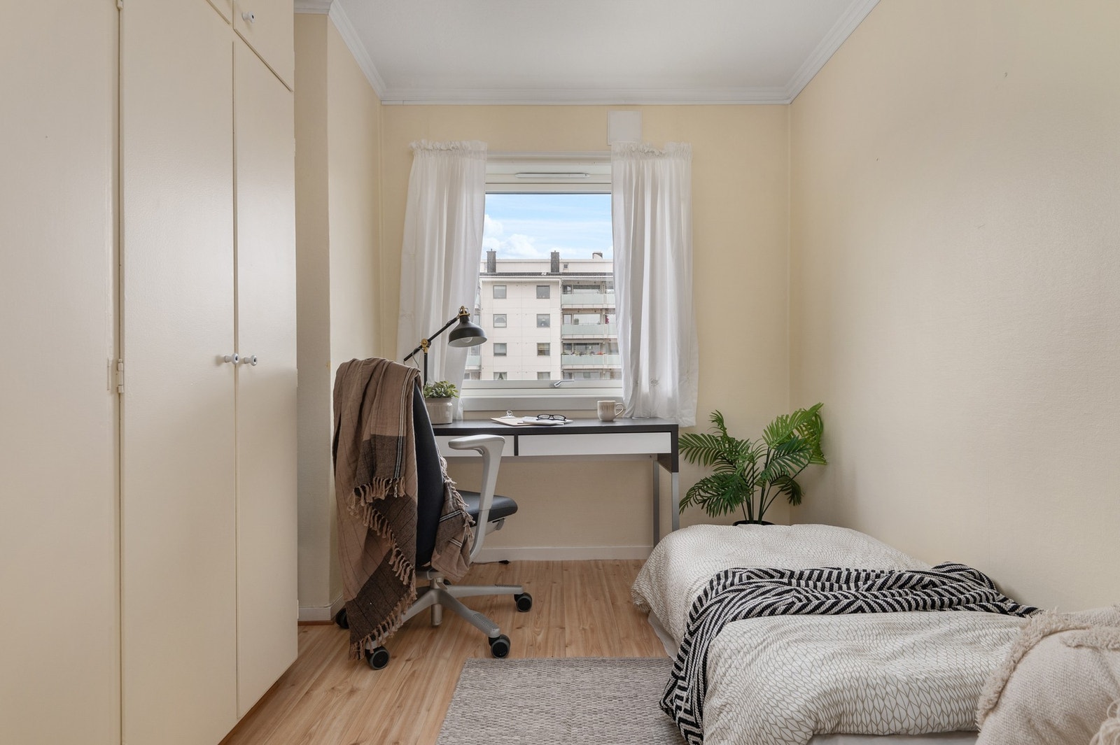 Soverom 2 er på ca. 7 m² og kan brukes som bl.a. gjesterom/kontor Galleribilde
