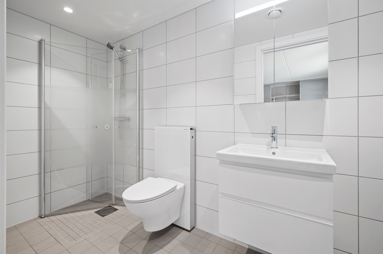 Bad 2 med adkomst fra hovedsoverom Galleribilde