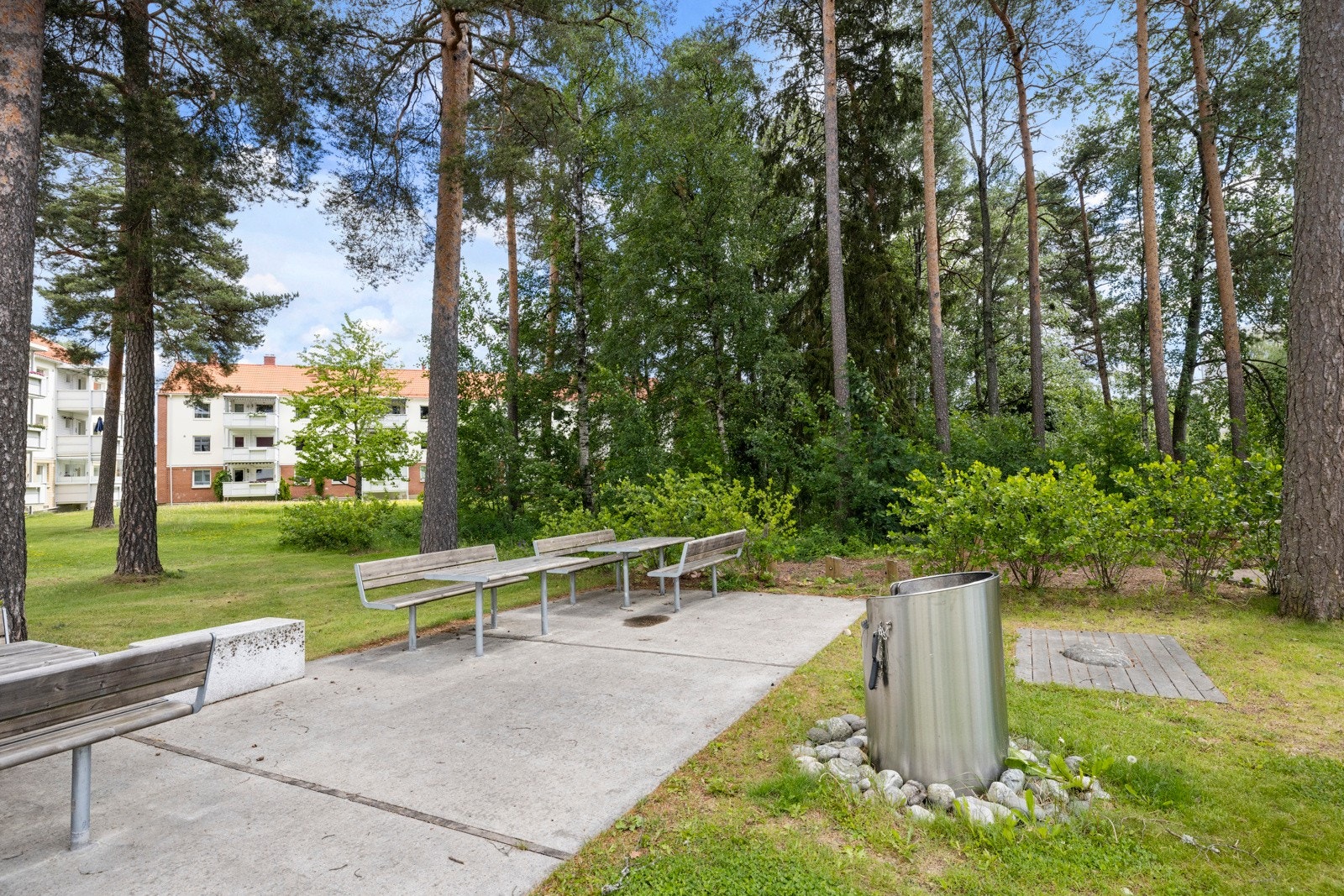 Borettslaget har koselige sittegrupper hvor man kan trekke seg tilbake og sosialisere med beboere. Galleribilde