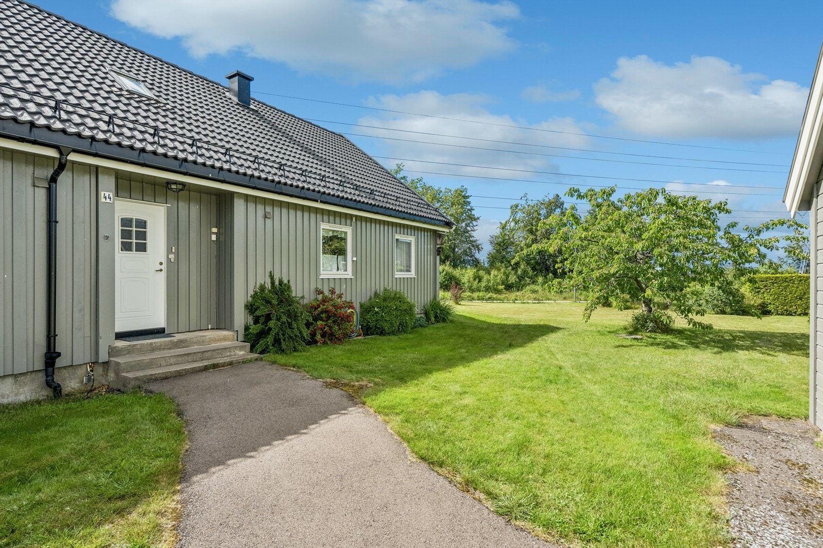 Pent og velstelt inngangsparti Galleribilde