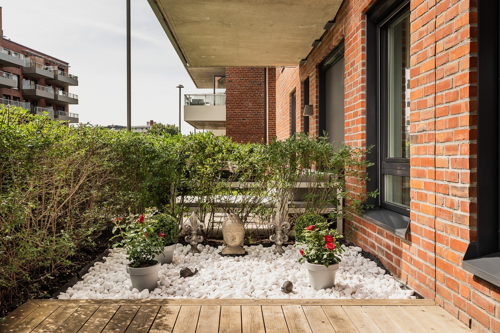 "Plenareal" opparbeidet med dekor-steiner. Galleribilde