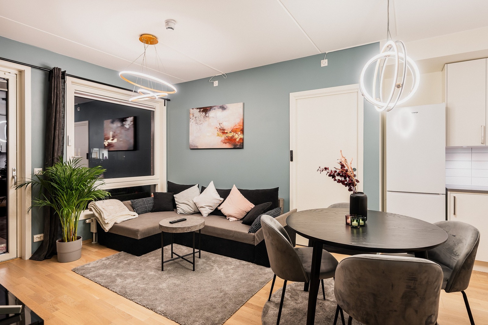 Gjennomtenkt og dekorativ innredning. Galleribilde