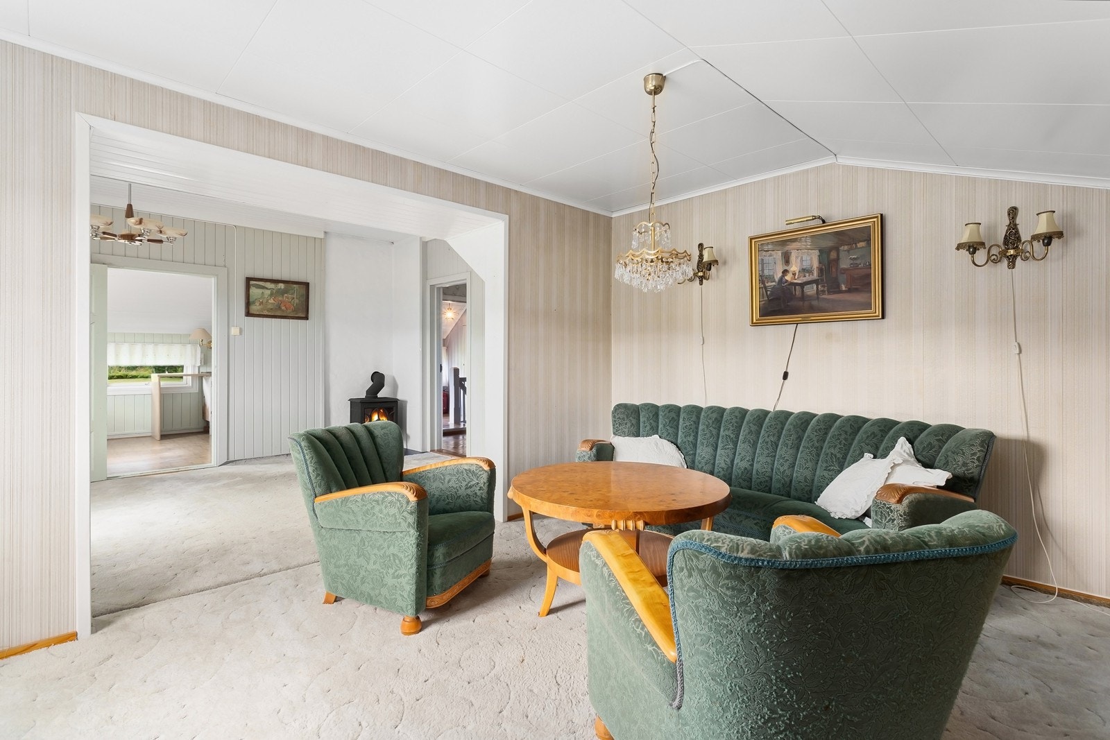 Stuen og spisestuen har god plass til møblering. Galleribilde