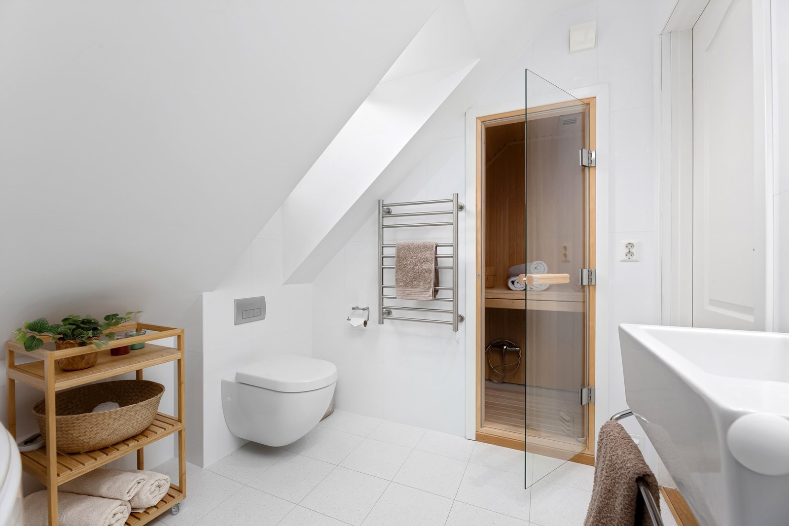 Fra badet er det videre adkomst til badstue. Galleribilde