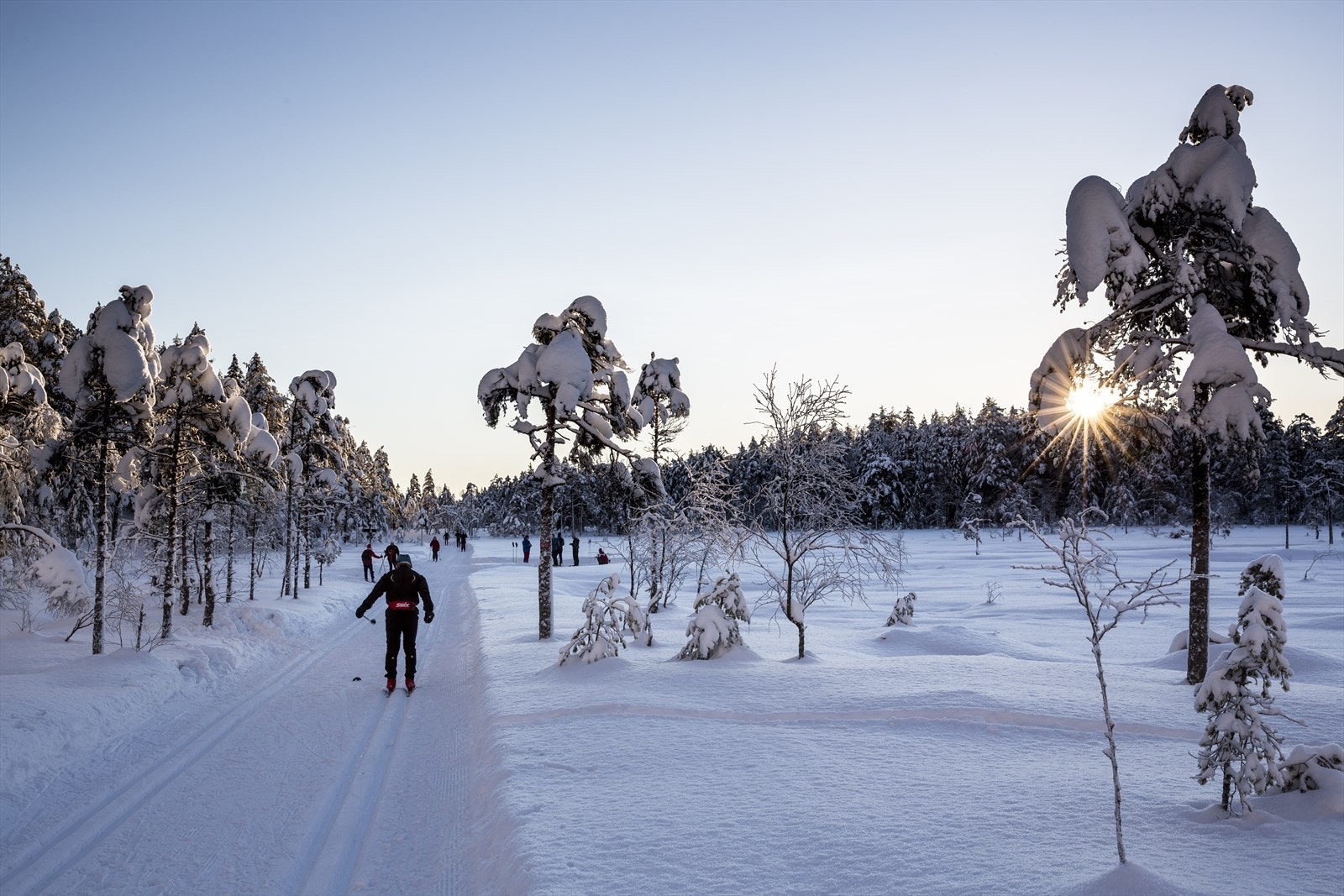 Ideelt boligområde for en aktiv familie med enkelt tilgang på milevis med turstier sommer som vinter. Galleribilde