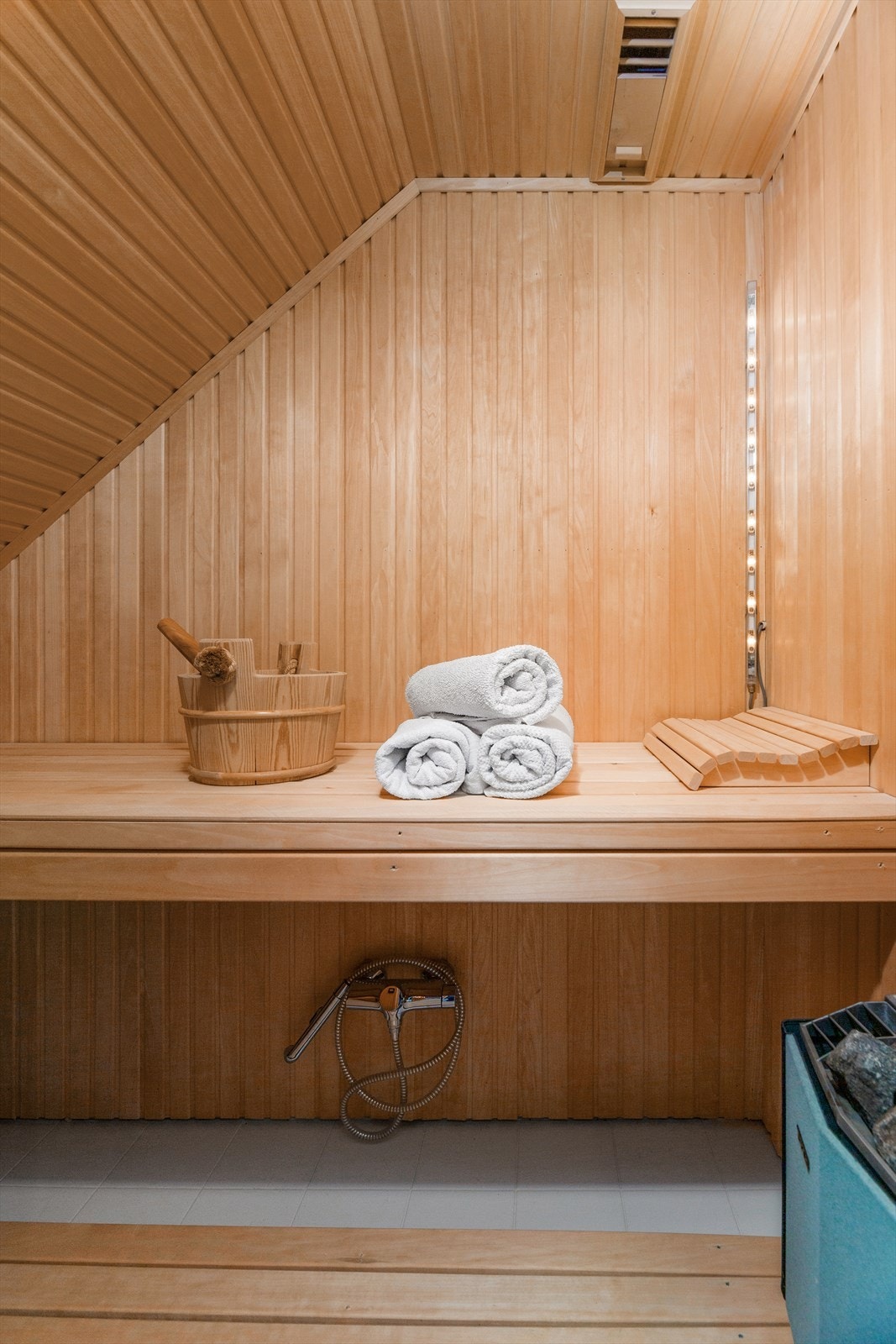 Badstuen ble laget i forbindelse med oppgraderingen av badet i 2009. Galleribilde