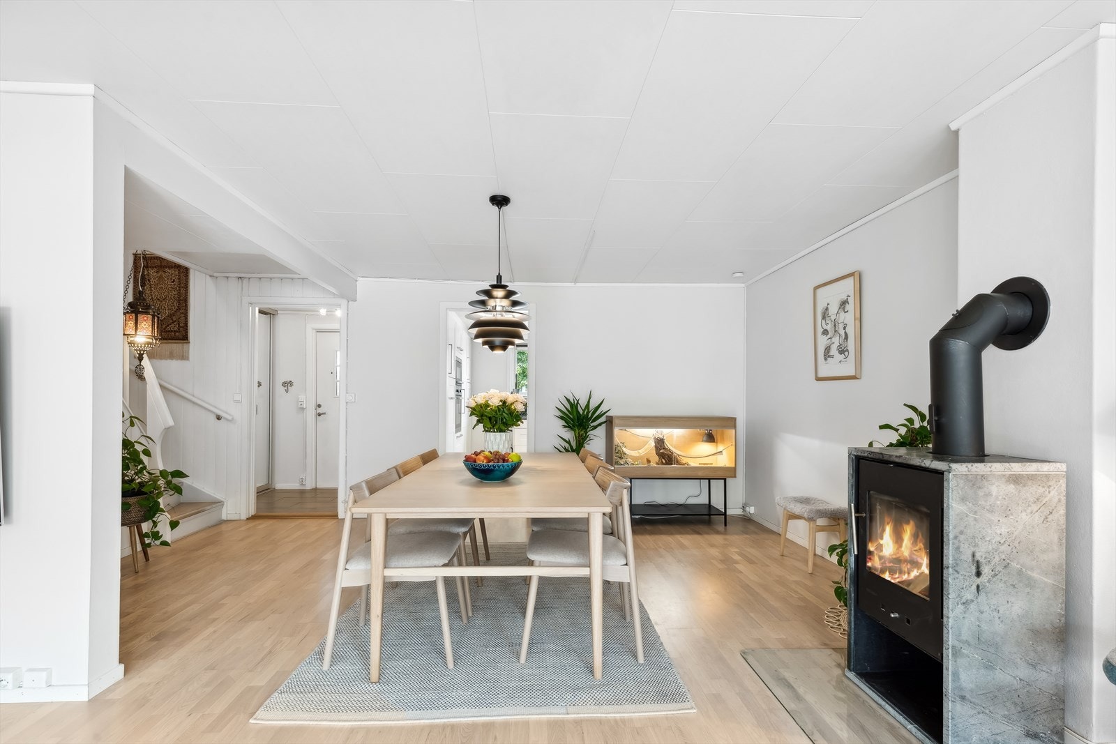 Spiseområdet er hjertet av hjemmet, perfekt for å samle familie og venner rundt bordet. Galleribilde