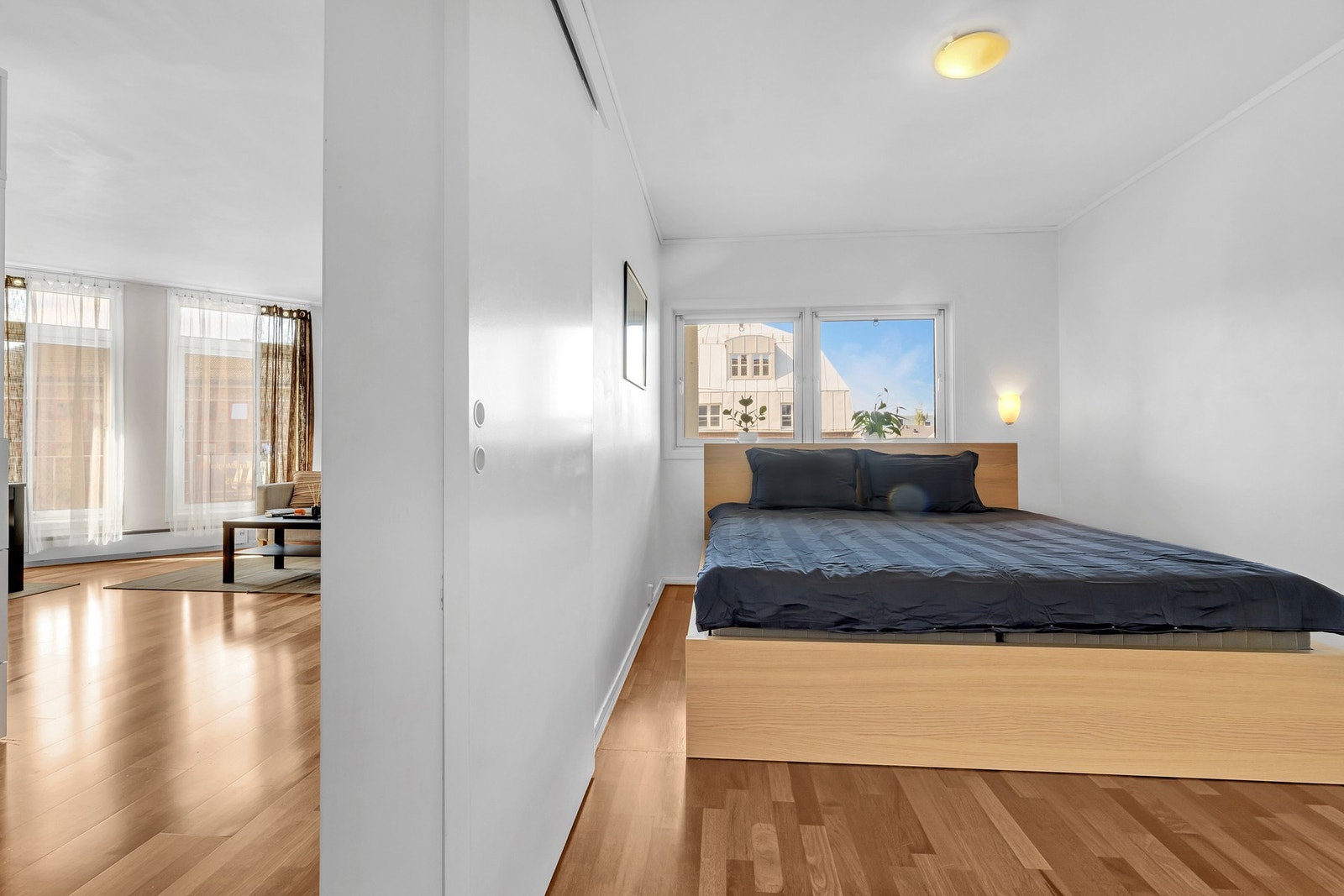 Romslig soverom på 13,3 kvm. Galleribilde