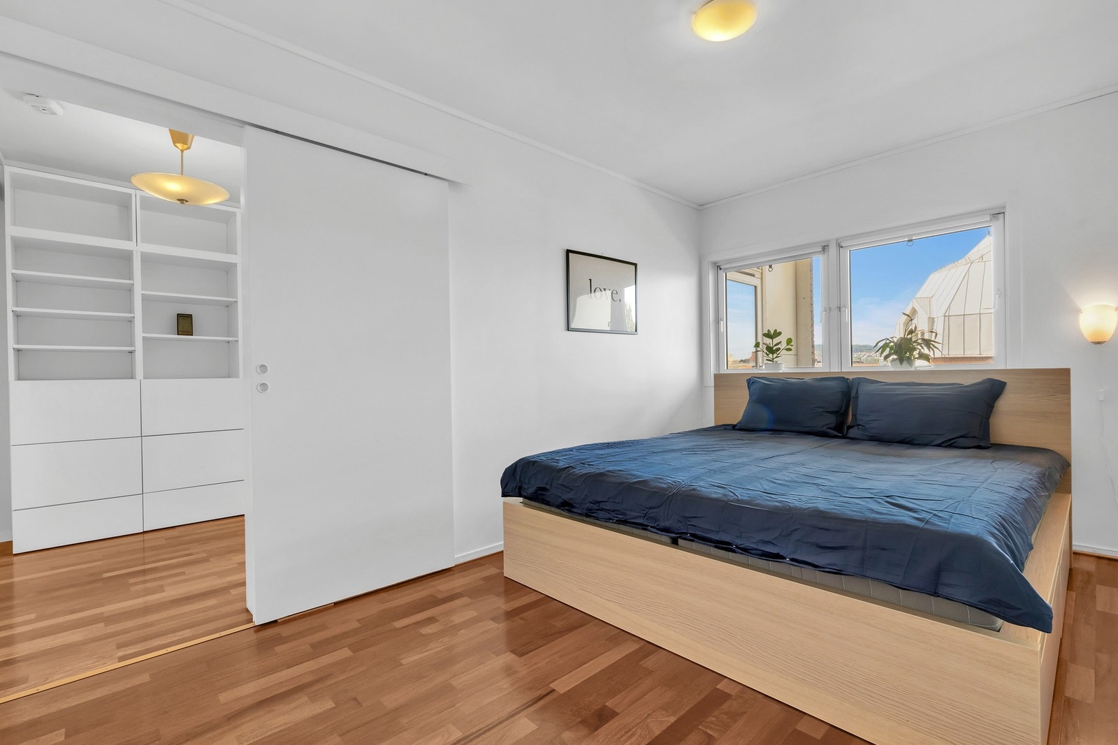 God plass til stor dobbeltseng. Galleribilde