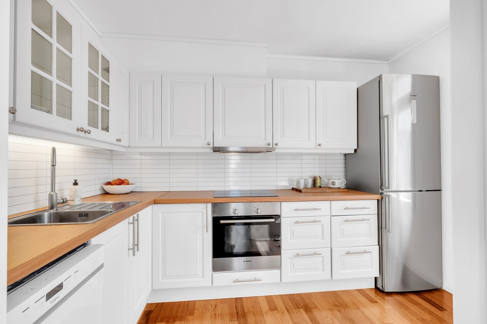 Delikat og stilrent kjøkken, med rikelig skapplass. Fått TG1 av takstmann. Galleribilde