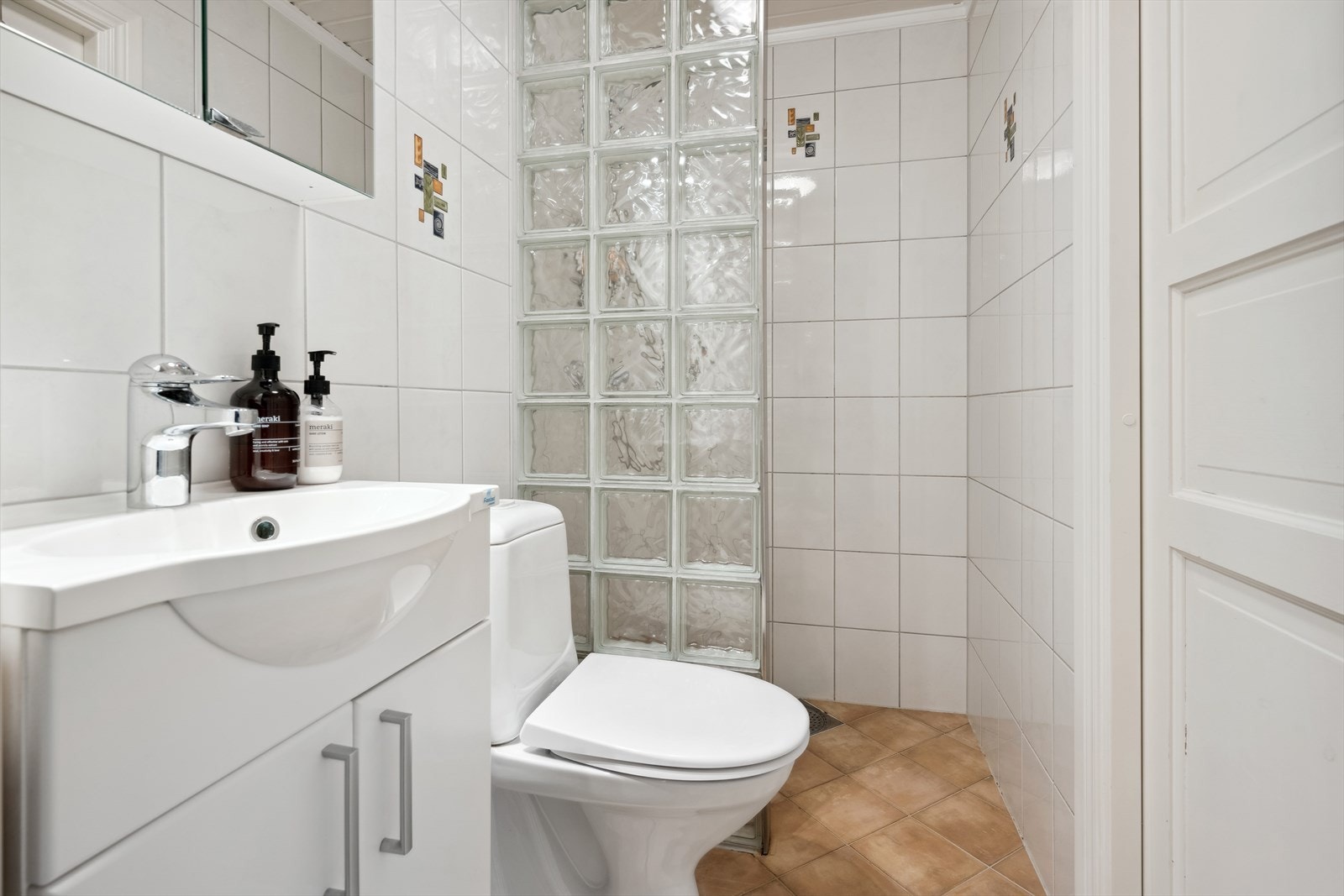 Det er også ett bad i kjellern, med vask, WC og dusj. Galleribilde
