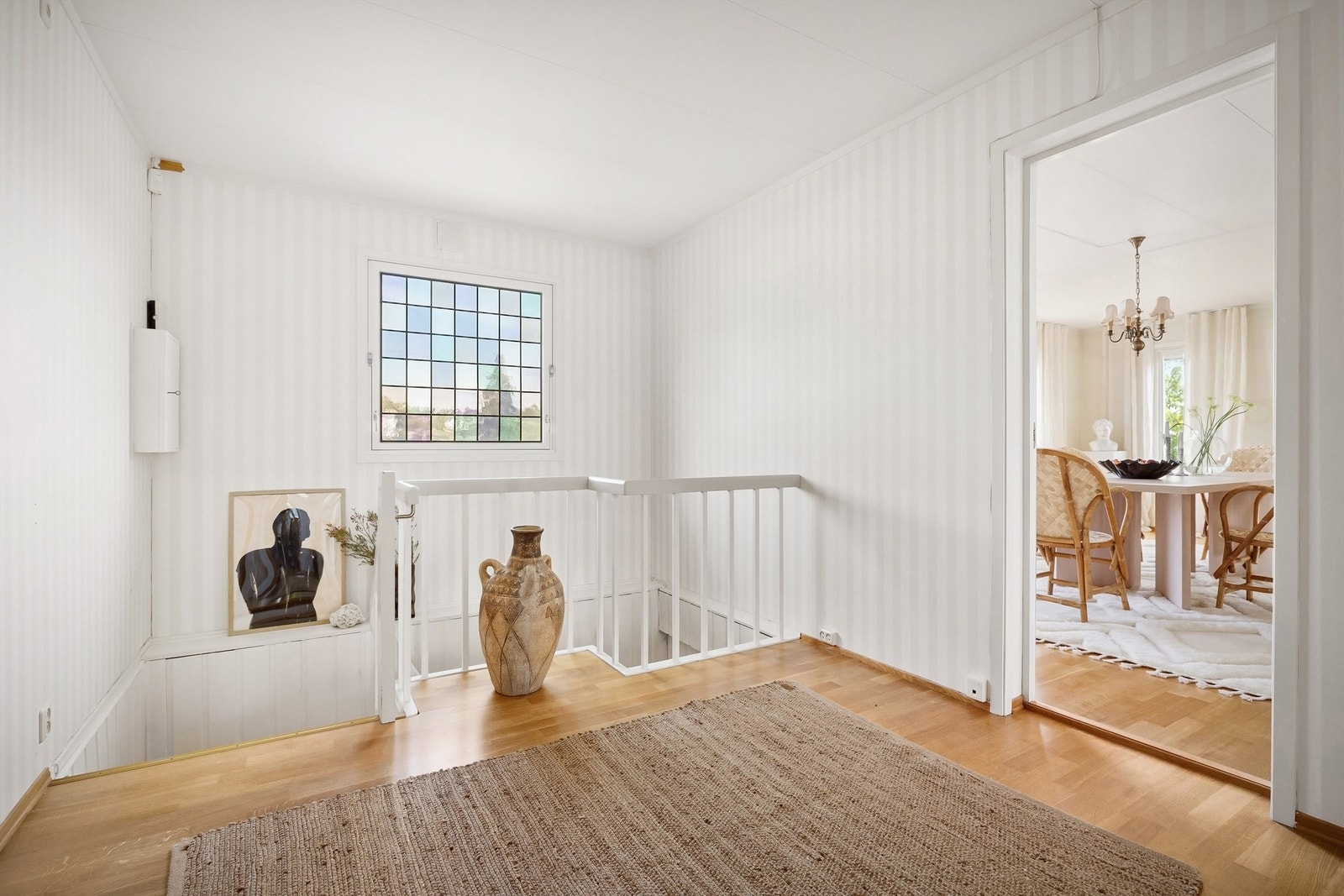 Hall som fører til alle rom i denne etasjen Galleribilde