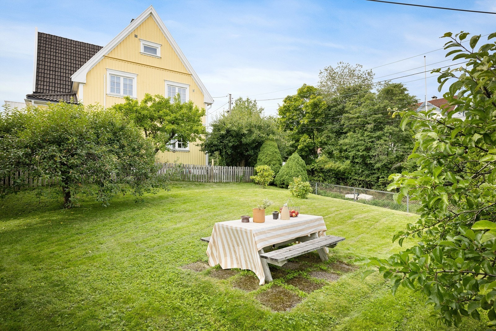 Området kombinerer det beste fra både byliv og naturopplevelser, med nærhet til marka og gode turmuligheter Galleribilde