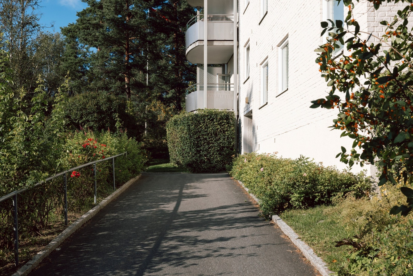 Her bor du i rolige omgivelser med kort vei til diverse fasiliteter. Galleribilde