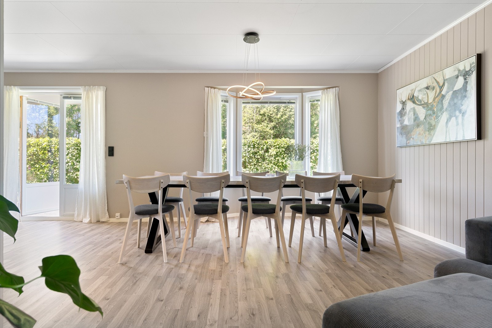 Meget god plass til de store selskapene hvor man kan samle storfamilien. Galleribilde