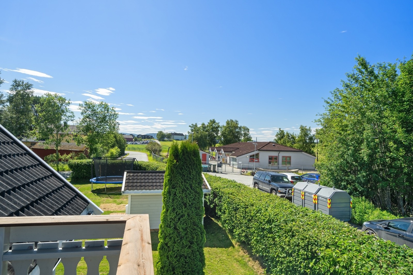 Balkong på 5 kvm, fin utsikt over nabolaget. Galleribilde