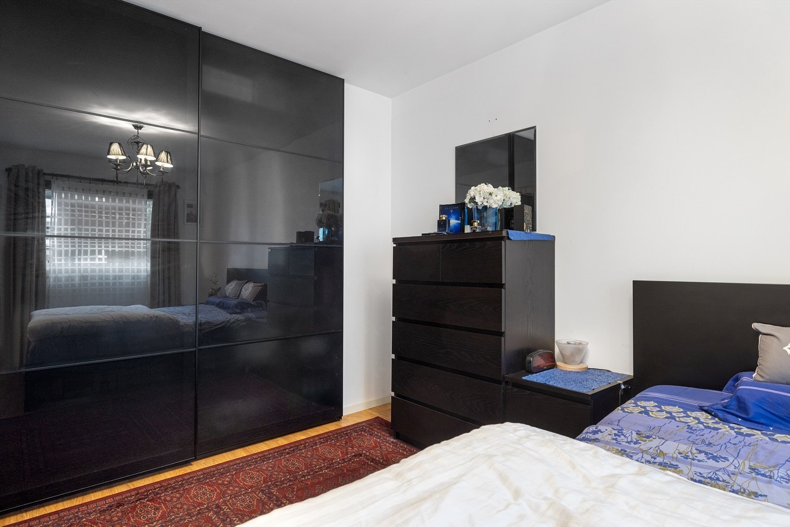 Alle soverom har garderobeløsning. Galleribilde