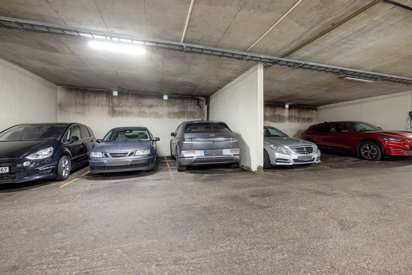 Det medfølger én p-plass i felles garasjeanlegg. Galleribilde