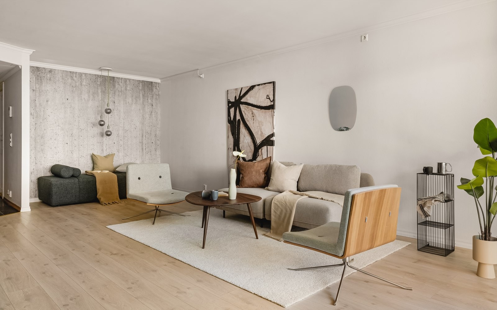 Som resten av leiligheten (foruten boden) har stuen/kjøkkenet varmekabler i gulvet. Galleribilde