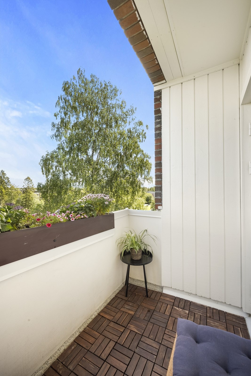 Her kan morgenkaffen nytes om sommeren. Galleribilde